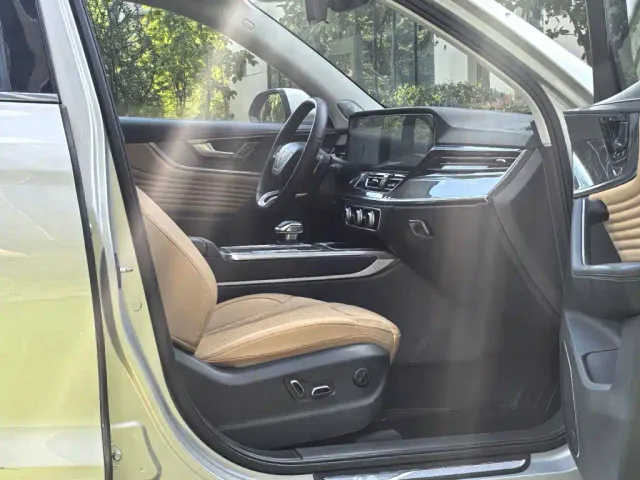 Hongqi HS5 — Фото автомобиля 12