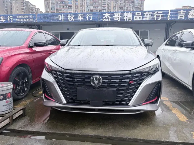 Changan Eado — Фото автомобиля 3