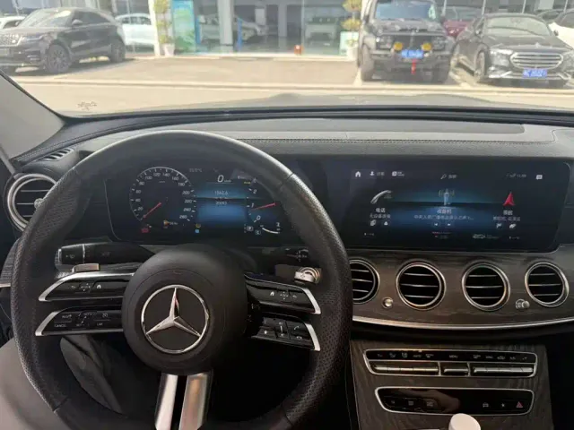 Mercedes-Benz E-Class — Фото автомобиля 5