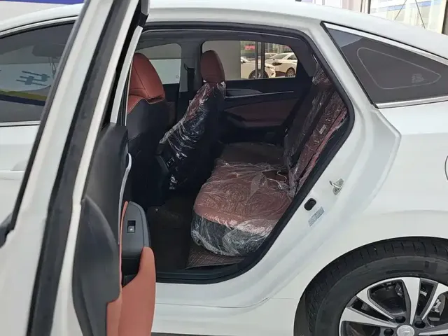 Changan Eado — Фото автомобиля 11