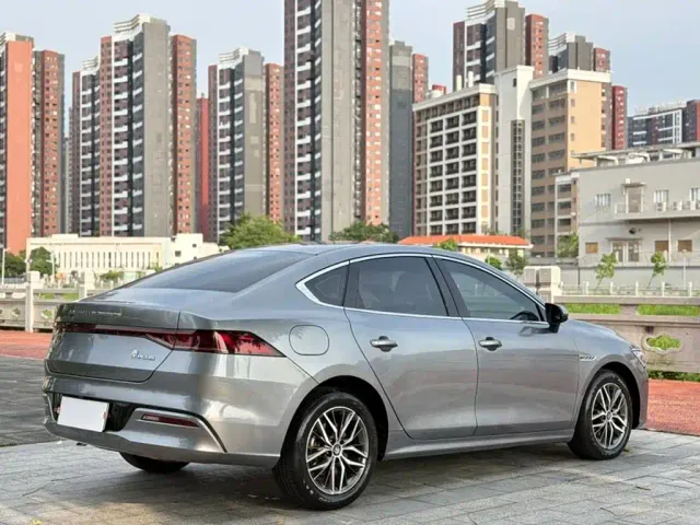 BYD Qin PLUS — Фото автомобиля 9