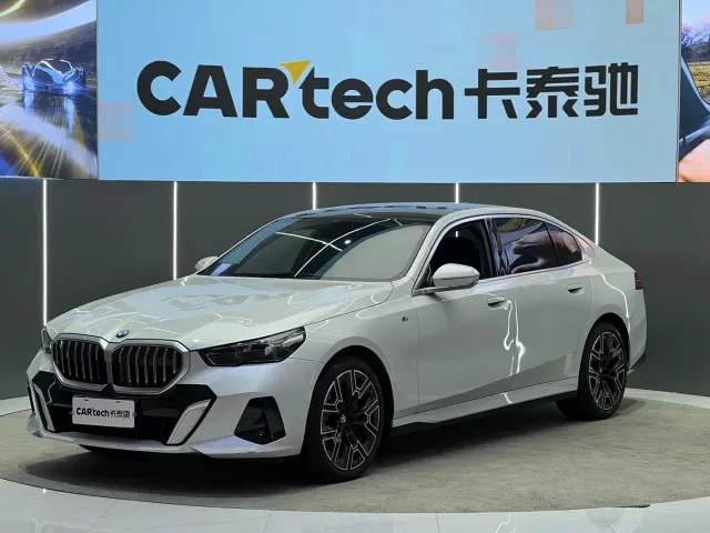 Фотография автомобиля — BMW 5 Series
