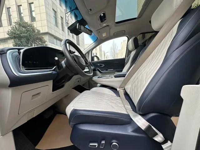 Maxus G90 — Фото автомобиля 12