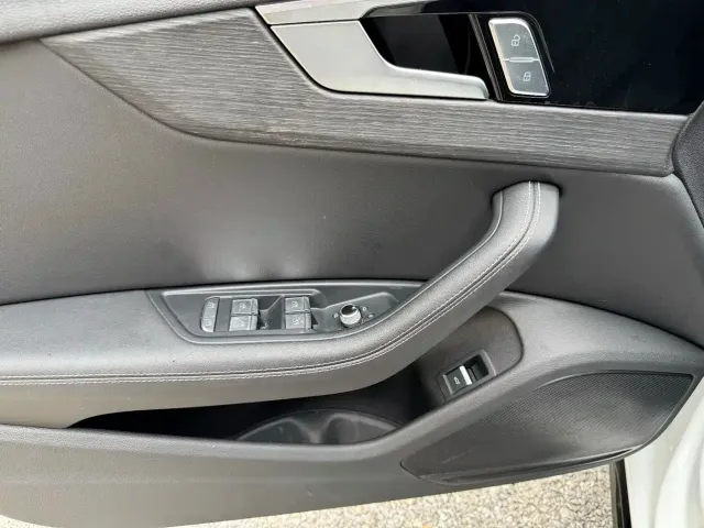 Audi Audi A4L 2023 40 TFSI Luxury Sport — Фото автомобиля 15