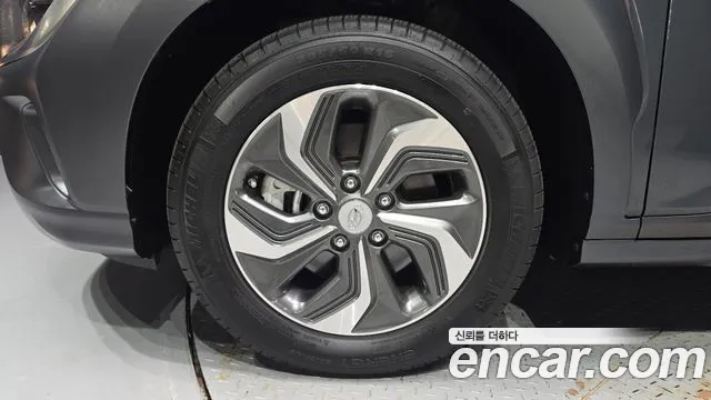Hyundai Kona — Фото автомобиля 5