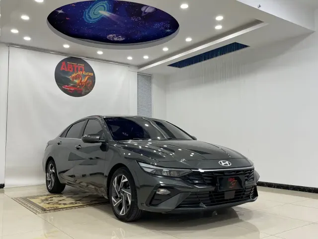 Hyundai Elantra — Фото автомобиля 3