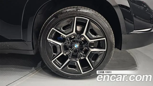 BMW XM G09 — Фото автомобиля 6
