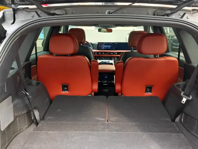 Lincoln Aviator 2024 3.0T V6 AWD Elegance Edition 6-Seater — Фото автомобиля 11