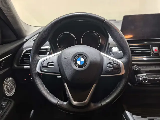 BMW 1 Series — Фото автомобиля 9