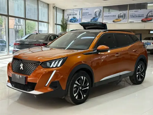 Фотография автомобиля — Peugeot 2008
