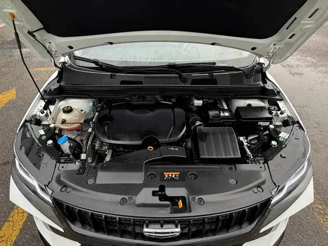 Geely Binyue — Фото автомобиля 12