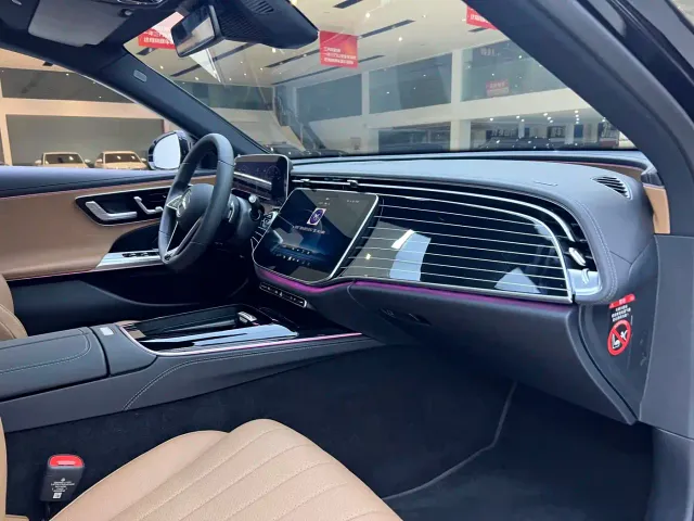 Mercedes-Benz E-Class — Фото автомобиля 8