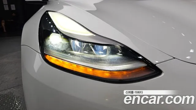 Tesla Model 3 — Фото автомобиля 19
