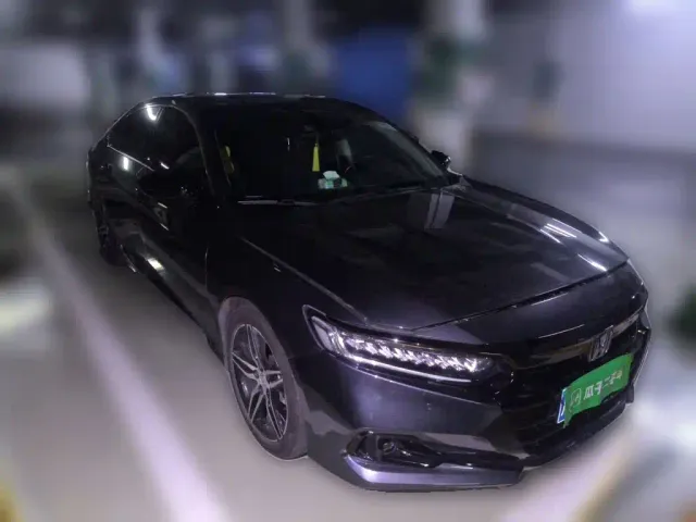 Honda Accord — Фото автомобиля 3
