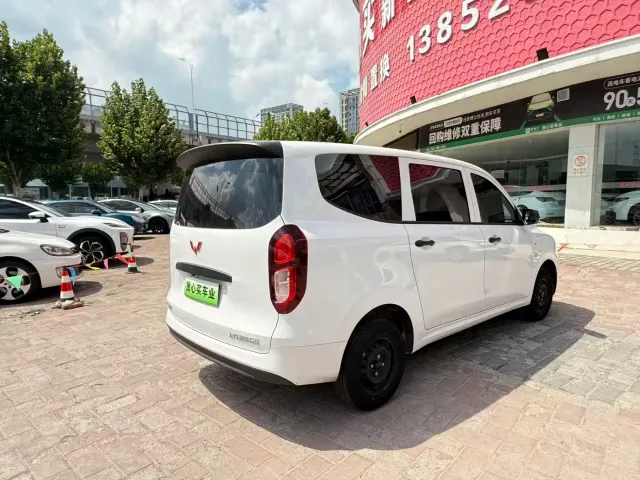 Wuling Hongguang — Фото автомобиля 8