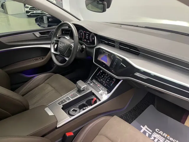 Audi A7L — Фото автомобиля 11