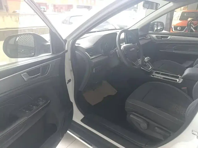 Haval M6 — Фото автомобиля 15