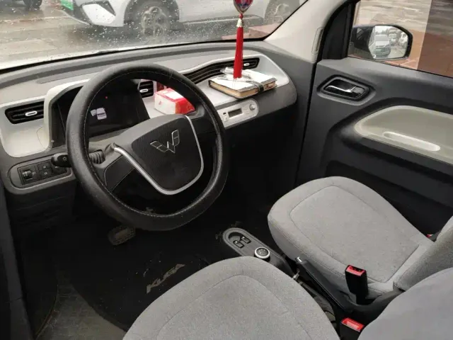 Wuling Hongguang Mini EV — Фото автомобиля 12