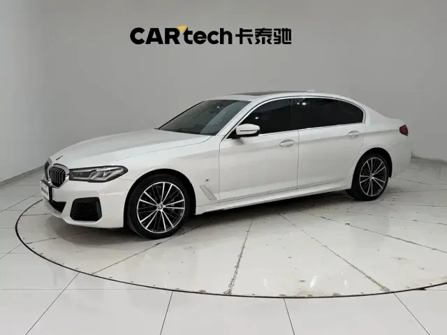 Фотография автомобиля — BMW 5 Series