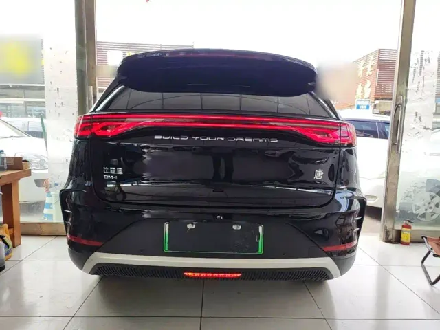BYD Tang — Фото автомобиля 5