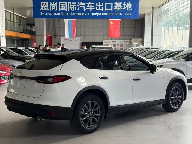 Mazda CX-4 — Фото автомобиля 5