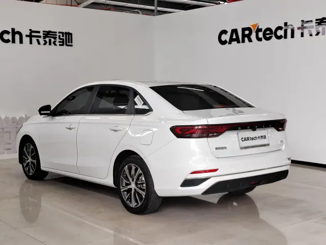 Geely Emgrand — Фото автомобиля 9