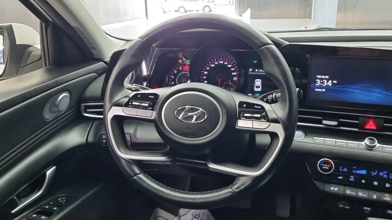 Hyundai Avante — Фото автомобиля 9