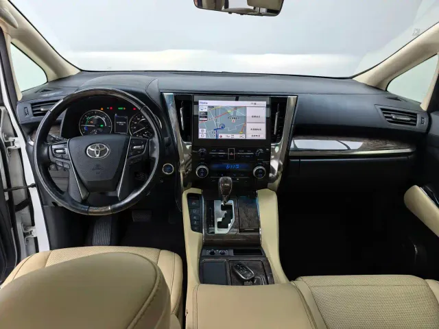 Toyota Vellfire — Фото автомобиля 8