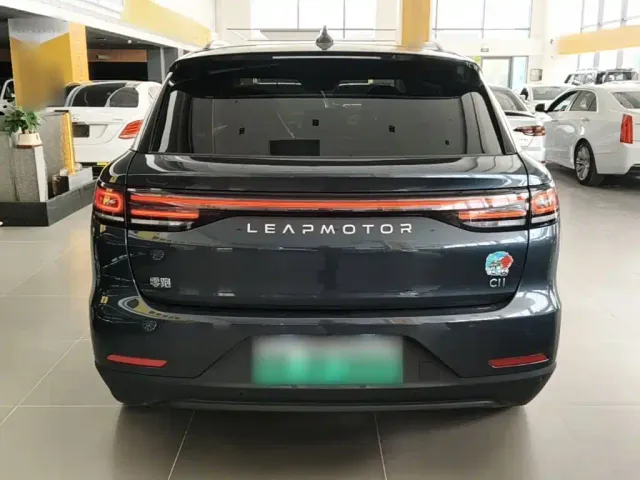 Leapmotor C11 — Фото автомобиля 5