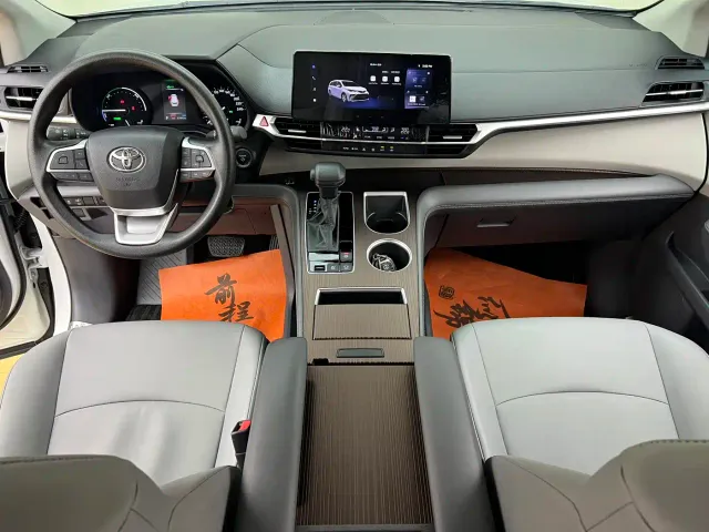 Toyota Granvia — Фото автомобиля 14