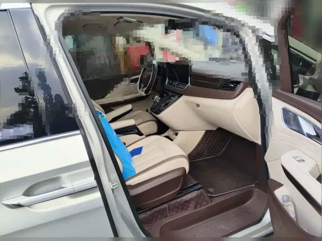 Bestune Besturn M9 — Фото автомобиля 10