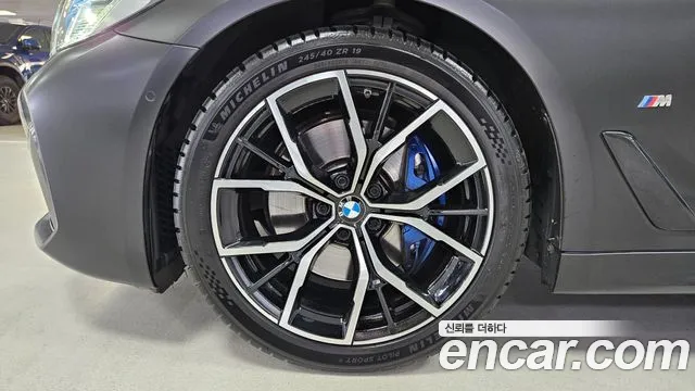 BMW 5 Series — Фото автомобиля 5