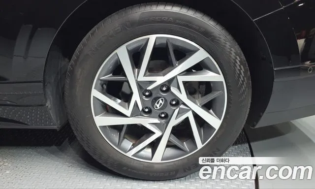 Hyundai Grandeur GN7 — Фото автомобиля 6