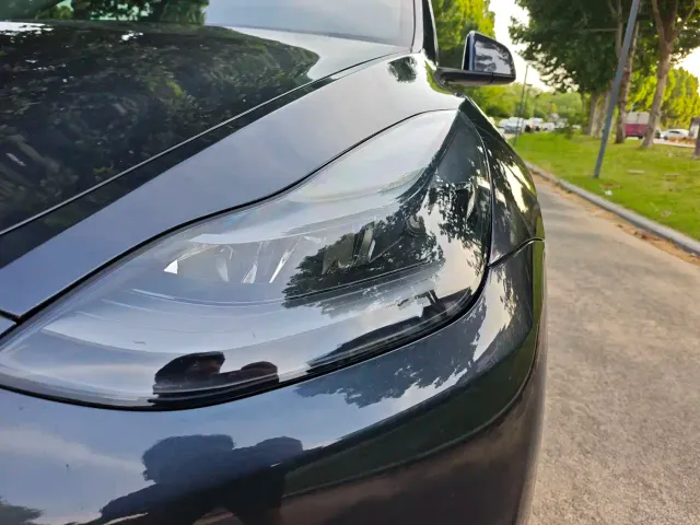Tesla Model Y — Фото автомобиля 10