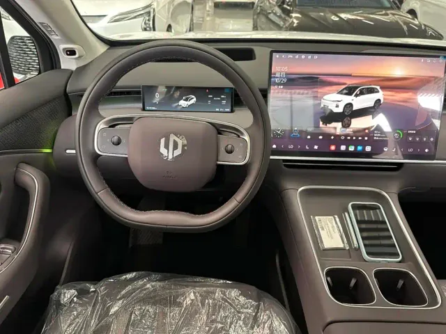 Leapmotor C10 — Фото автомобиля 14