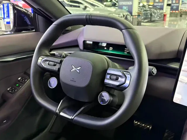 Xpeng P7 — Фото автомобиля 10