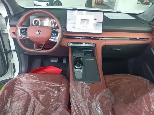 Changan CS75 Plus — Фото автомобиля 9
