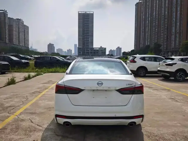 Nissan Teana — Фото автомобиля 5