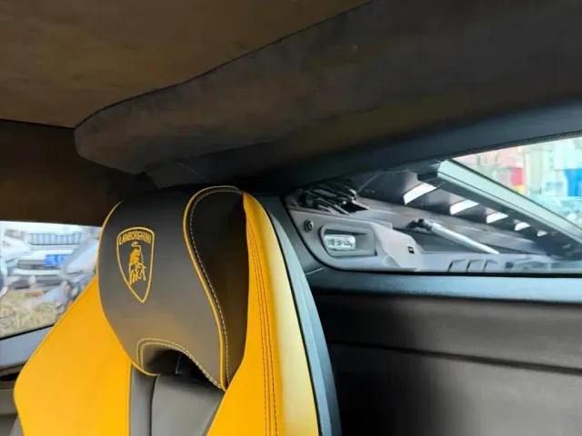 Lamborghini Huracan — Фото автомобиля 12