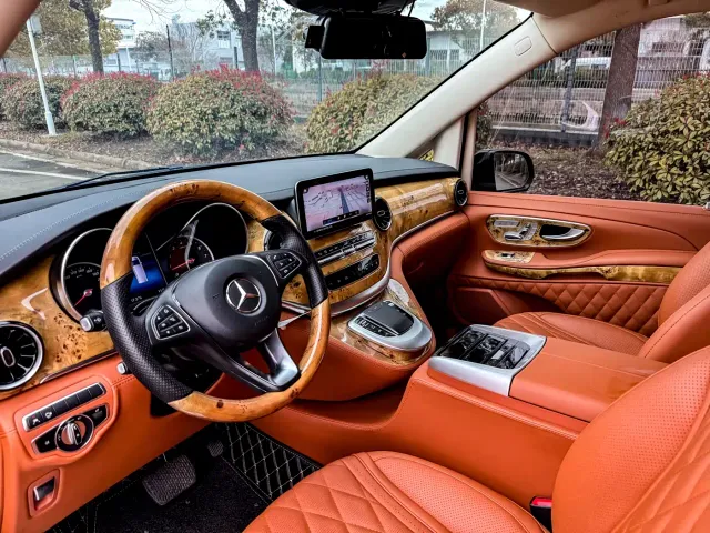 Mercedes-Benz V-Class — Фото автомобиля 6