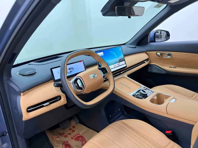 Geely Galaxy Starship 7 EM-i — Фото автомобиля 11