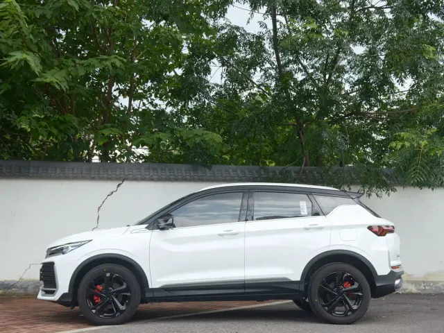 Geely Binyue — Фото автомобиля 7