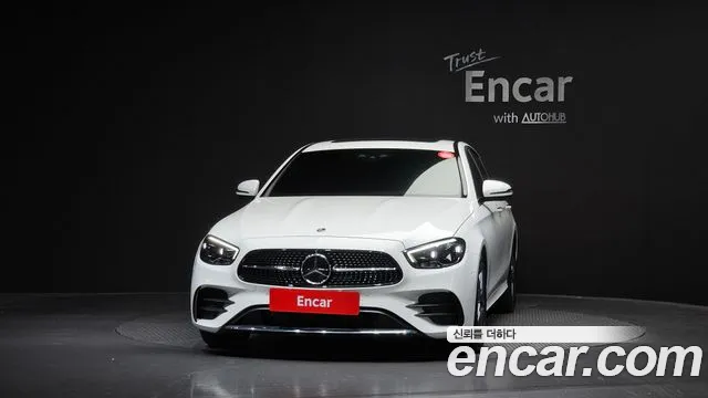 Mercedes-Benz E-Class — Фото автомобиля 3