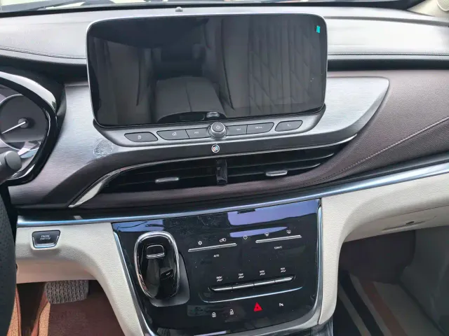 Buick GL8 — Фото автомобиля 16