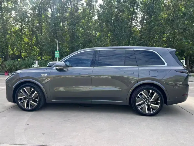 Li Auto L9 — Фото автомобиля 16