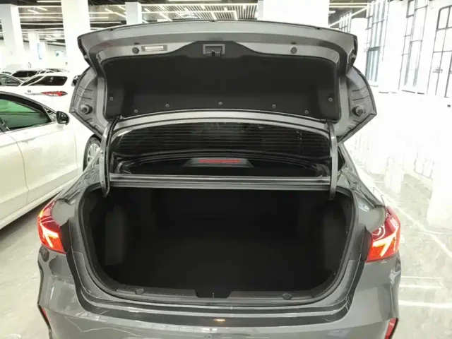 Changan Eado — Фото автомобиля 17