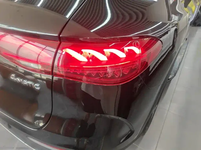 Mercedes-Benz EQE SUV — Фото автомобиля 7