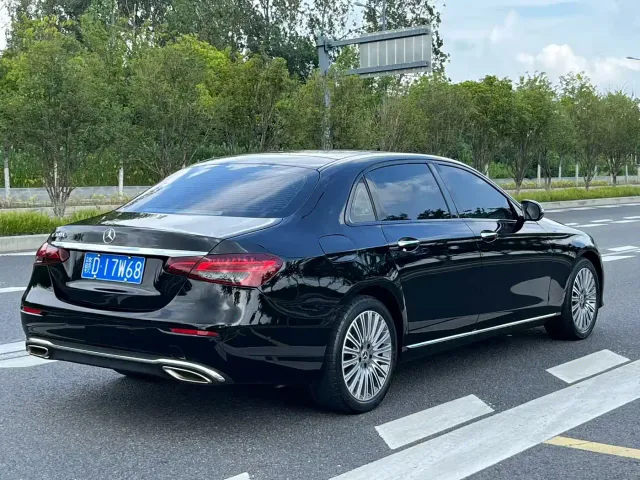 Mercedes-Benz E-Class — Фото автомобиля 9