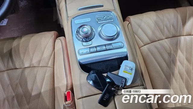 Genesis G90 Бензин 3.5 турбо AWD — Фото автомобиля 9