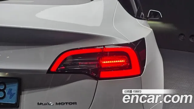 Tesla Model 3 — Фото автомобиля 8